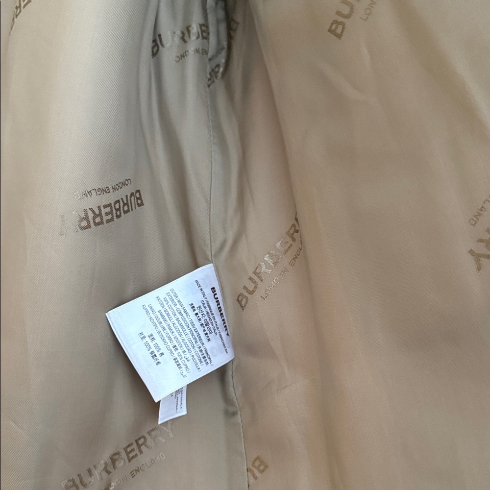 Burberry Beige Trench Coat with Black Lettering - Picture 5 of 6